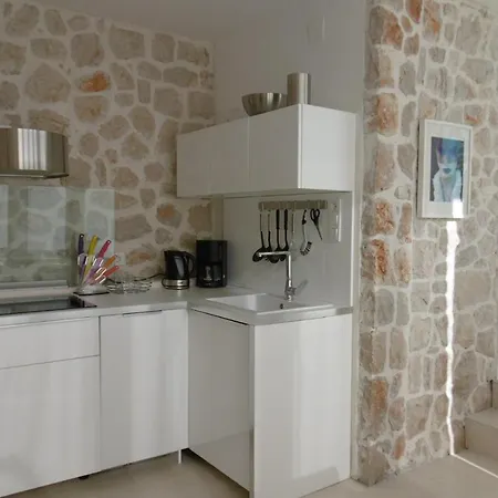 Casa Blanca Apartment Tisno
