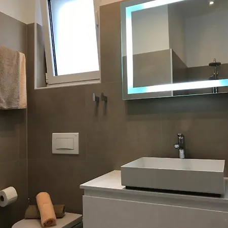 Casa Blanca Apartment Tisno